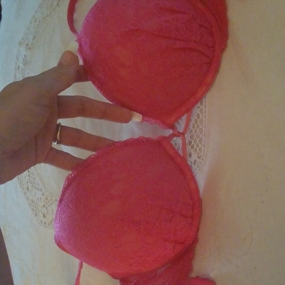 *price firm* VS push up bra